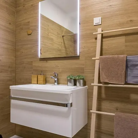 Sleeps 6 With Pool Air Con And Wifi Villa